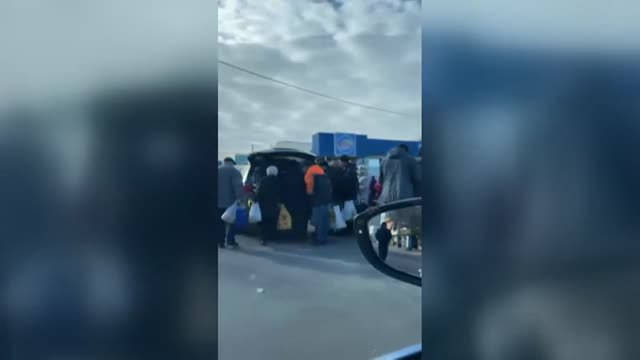 Los precios de la poca comida y gasolina que queda se disparan en Jersón