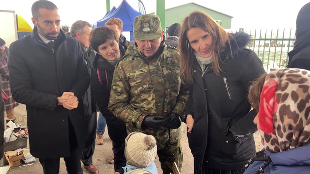 Sophie Wilmès rencontre des réfugiés Ukrainiens en Pologne