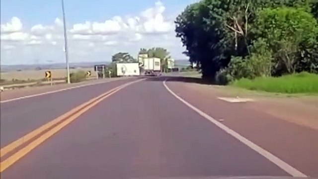 PRF prende motorista bêbado que dirigia carreta carregada na BR-163