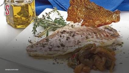 Vídeo Receta: Dorada a la plancha con aceite de hierbas y pimientos confitados