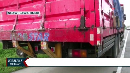 Pick Up Tabrak Truk Tronton di Tol Solo  Ngawi, Satu Orang Tewas