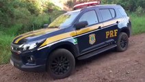 PRF apreende Astra com cigarros em estrada de terra tentando desviar o Posto Policial