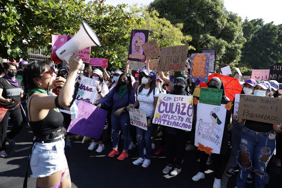 Femizide und rigorose Abtreibungsgesetze: Frauentag in Südamerika