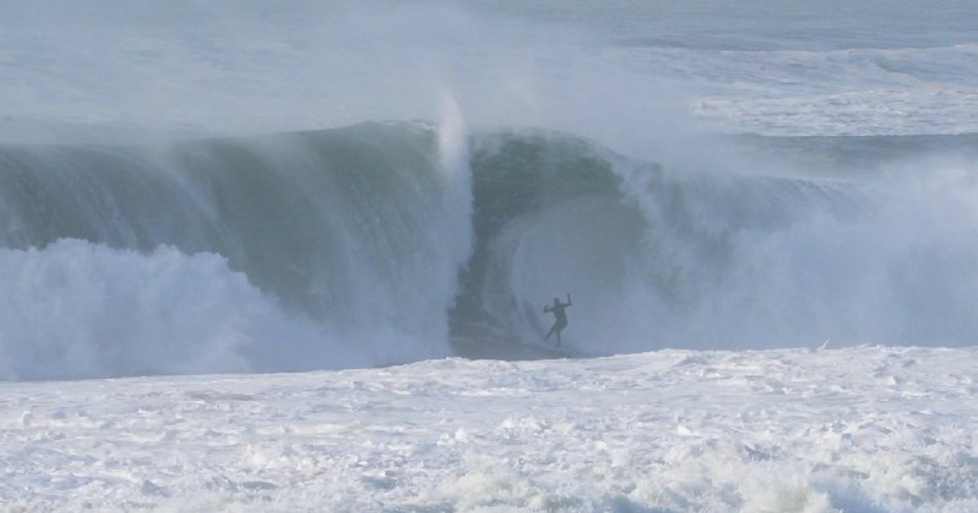 Dans les Landes, le surfeur Kyllian Guérin a dompté une énorme vague de 5 mètres de haut