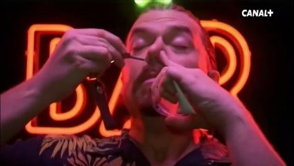 De culo y cuesta abajo Clip (2)