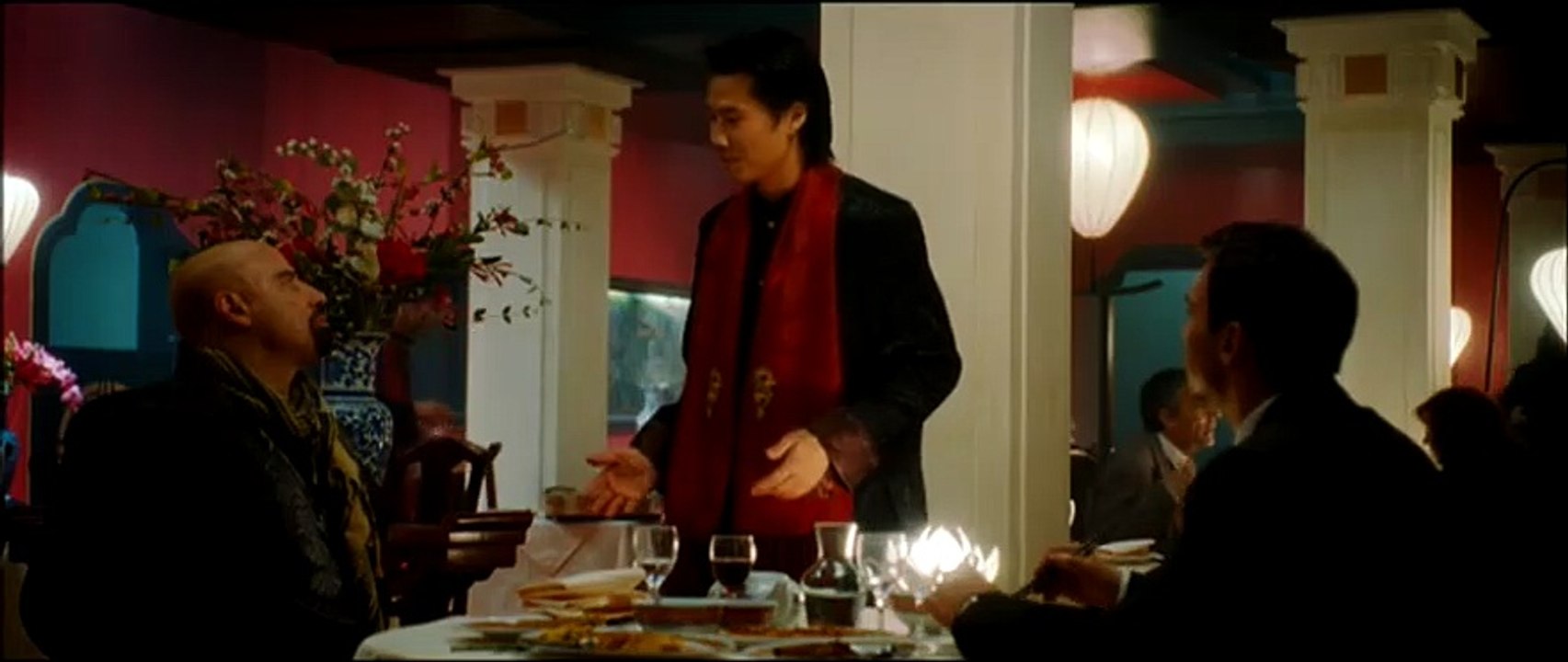 Desde París con amor Clip