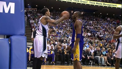 This Day in History: Kobe Bryant doesn't flinch on inbounds pass