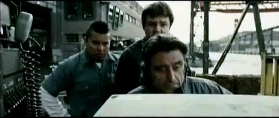 Death Race (La carrera de la muerte) Clip