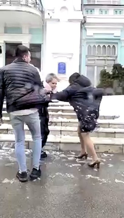 Mariage venteux, mariage heureux... ils vont vraiment avoir la belle vie alors.