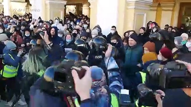 Mais de 5.000 manifestantes detidos na Rússia por protestos contra intervenção na Ucrânia