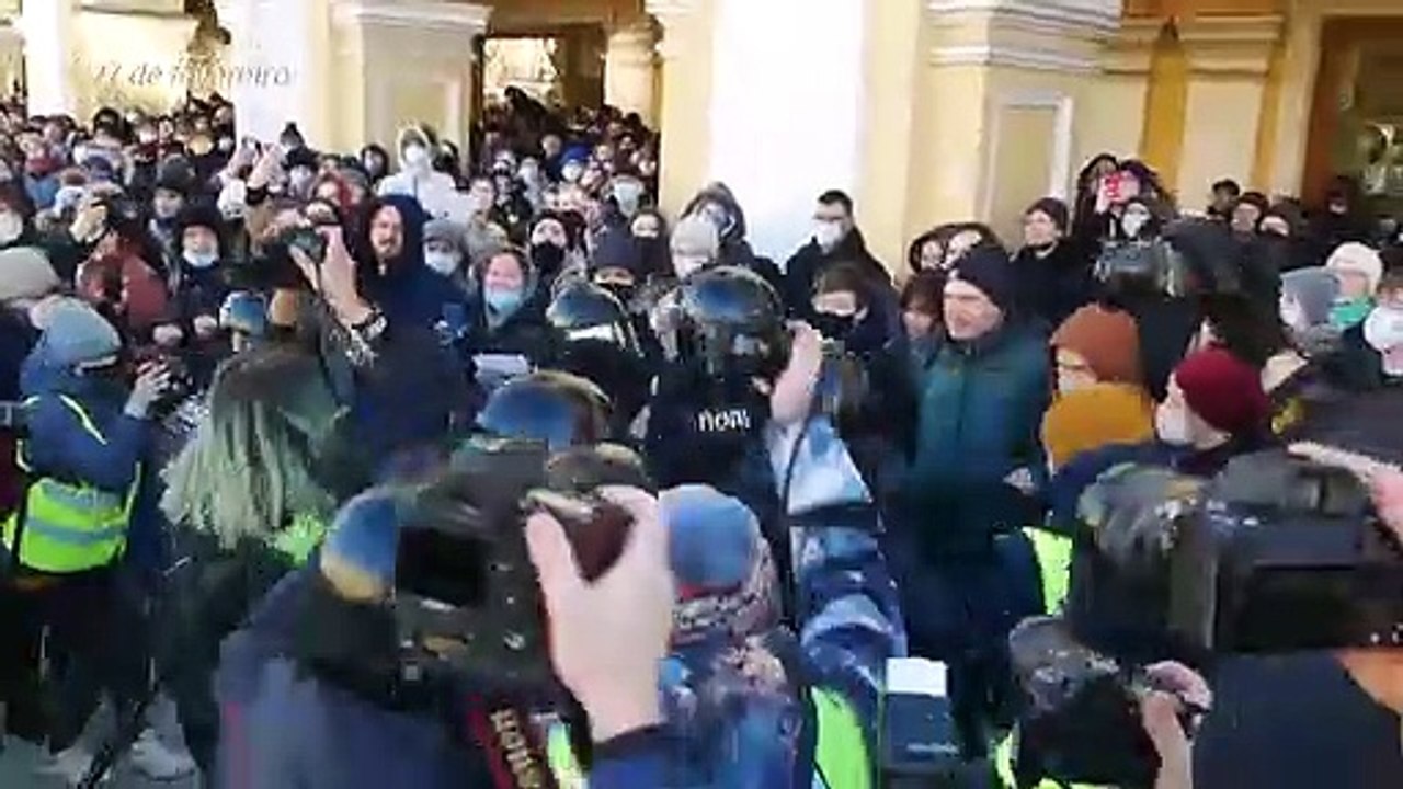 Mais de 5.000 manifestantes detidos na Rússia por protestos contra intervenção na Ucrânia