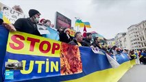 صحفيون وناشطون روس يفرون من بلادهم  للحفاظ على حقهم في حرية التعبير