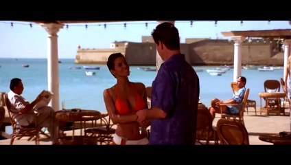 Muere otro día Tráiler