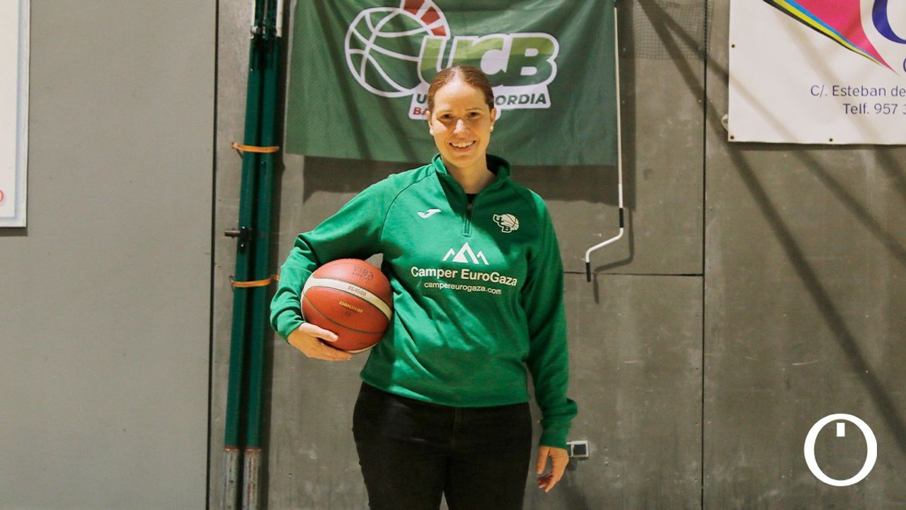 ATENEAS - Inma Maestre: “Para perseverar como entrenadora hay que aguantar muchas críticas”