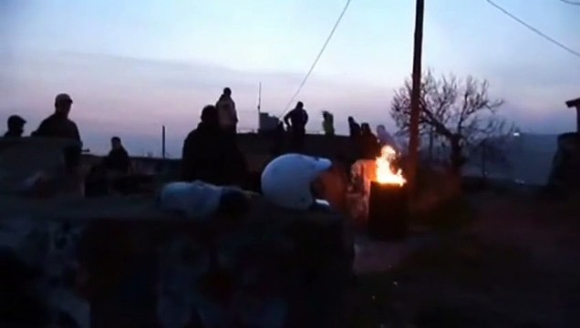 A través del Carmel Tráiler