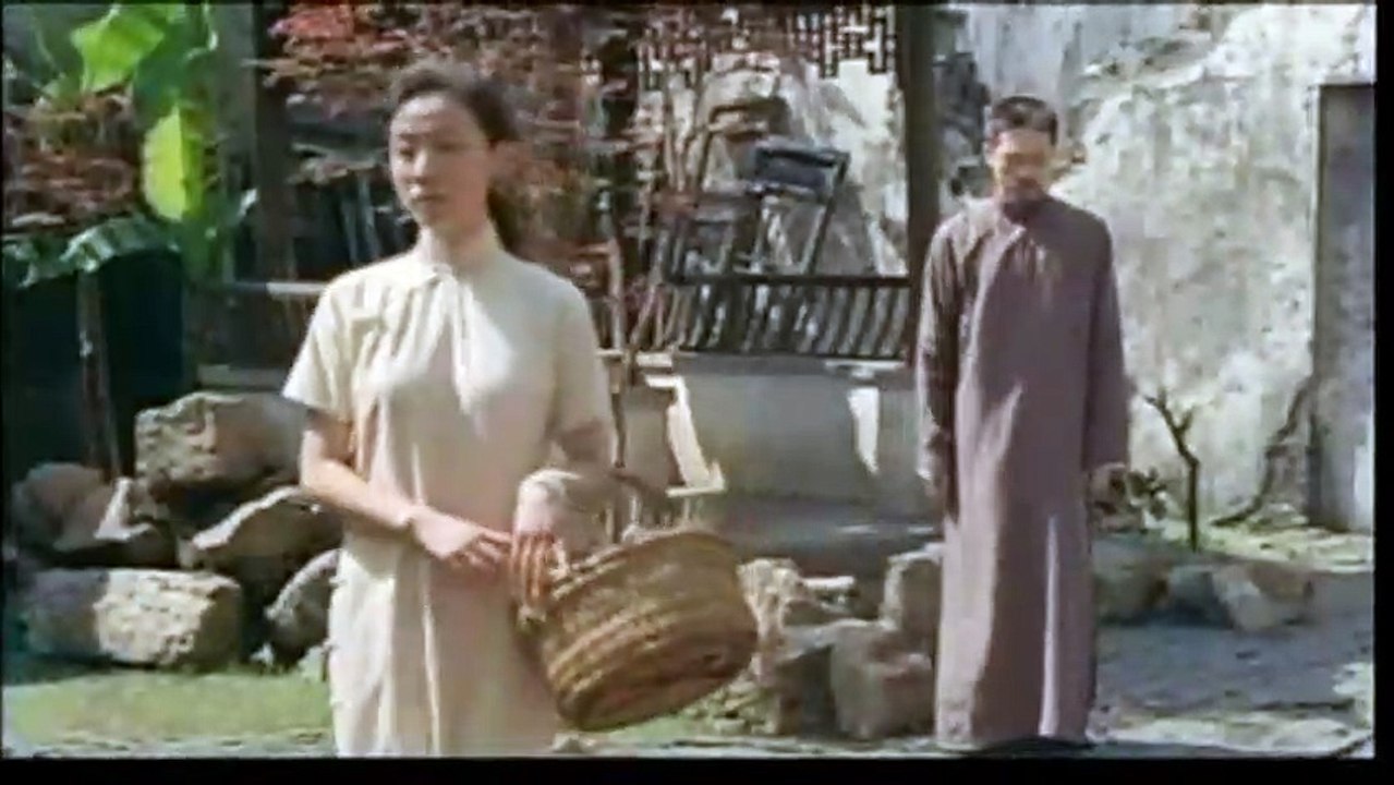 Springtime in a small town Tráiler VO