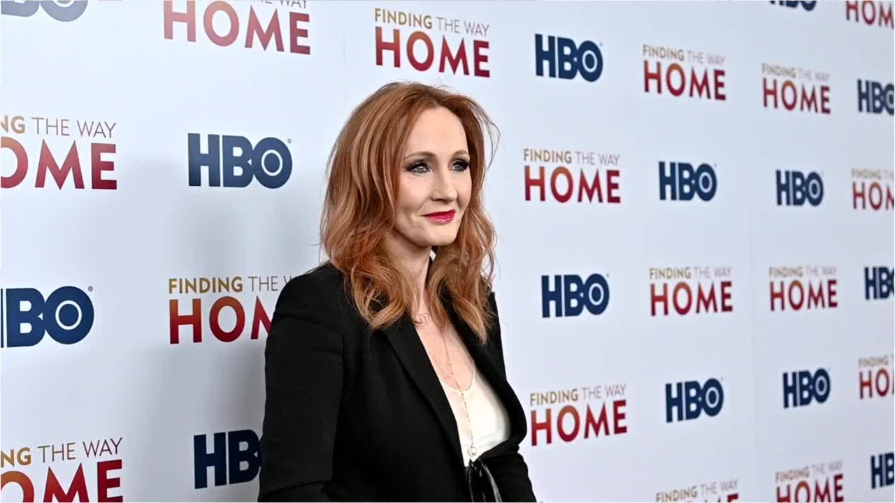 VOICI : J.K. Rowling lance un appel aux dons po...