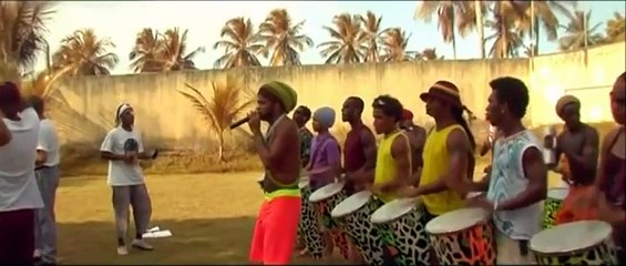 El milagro de Candeal Tráiler VO