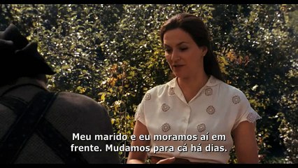 Atrás da Porta Trailer Legendado