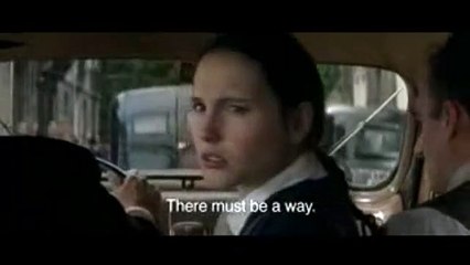 Bon Voyage Tráiler VO