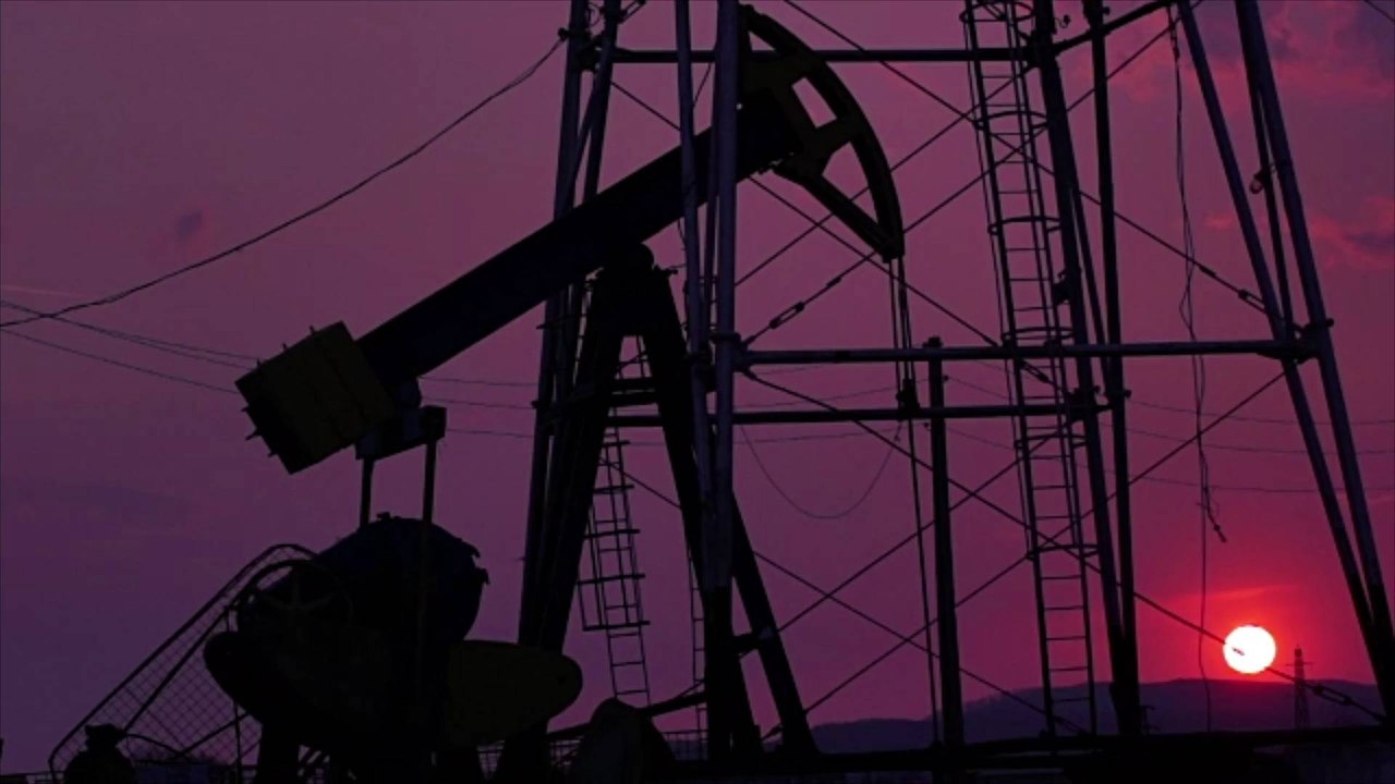 Gas Prices Rise Above $4 a Gallon as U.S. Considers Sanctioning Russian Oil