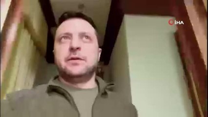 Ukrayna Devlet Başkanı Zelenskiy: "Kiev'de kalıyorum. Saklanmıyorum ve kimseden korkmuyorum"