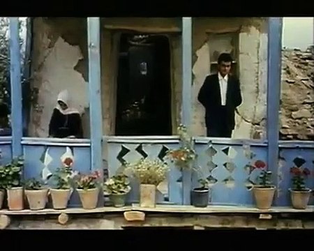 A través de los olivos Tráiler VO