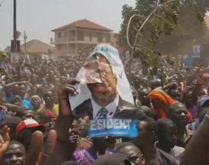 Ugandan presidential contender Besigye rallies supporters