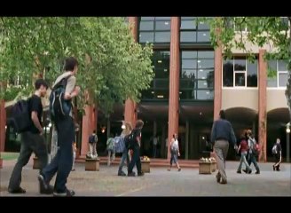 2:37 La hora del suicida Tráiler