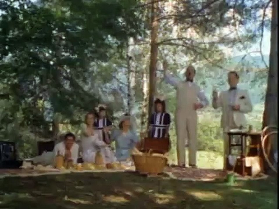Un mes en el lago Tráiler VO