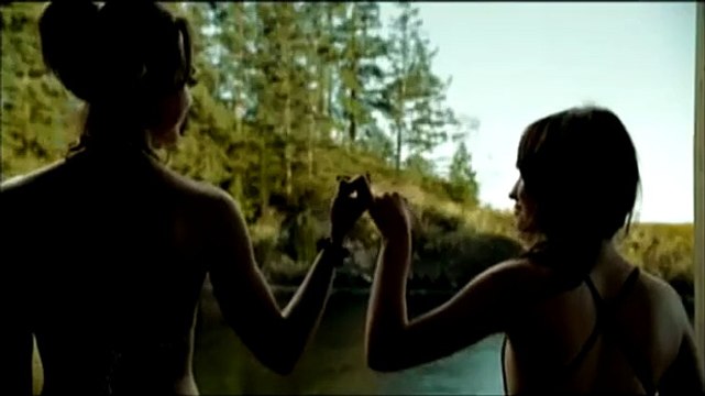 Presencias extrañas Tráiler
