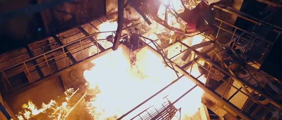 Pânico na Torre Trailer Legendado