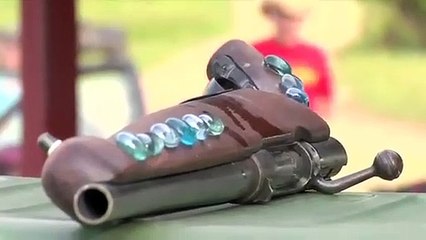 Very Extremely Dangerous Tráiler VO