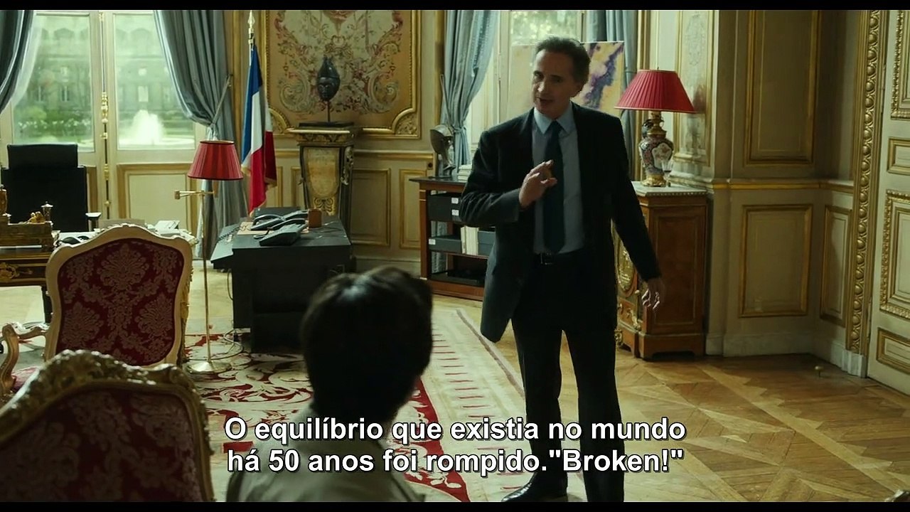 O Palácio Francês Trailer Legendado