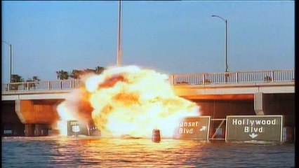 Doble Dragón Tráiler VO