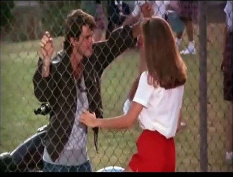 Las chicas sólo piensan en divertirse Tráiler VO