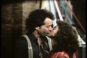 Siete mujeres atrapadas Tráiler VO
