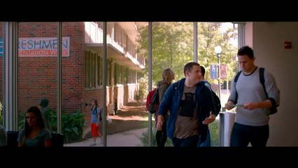 Infiltrados en la universidad Tráiler (3) VO