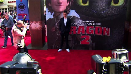 AdoroHollywood: Gerard Butler e Jay Baruchel falam sobre Como Treinar o Seu Dragão 2