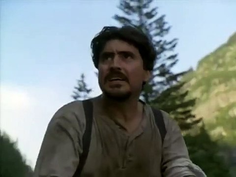 Caninos Brancos 2 - A Lenda do Lobo Branco Clip Original