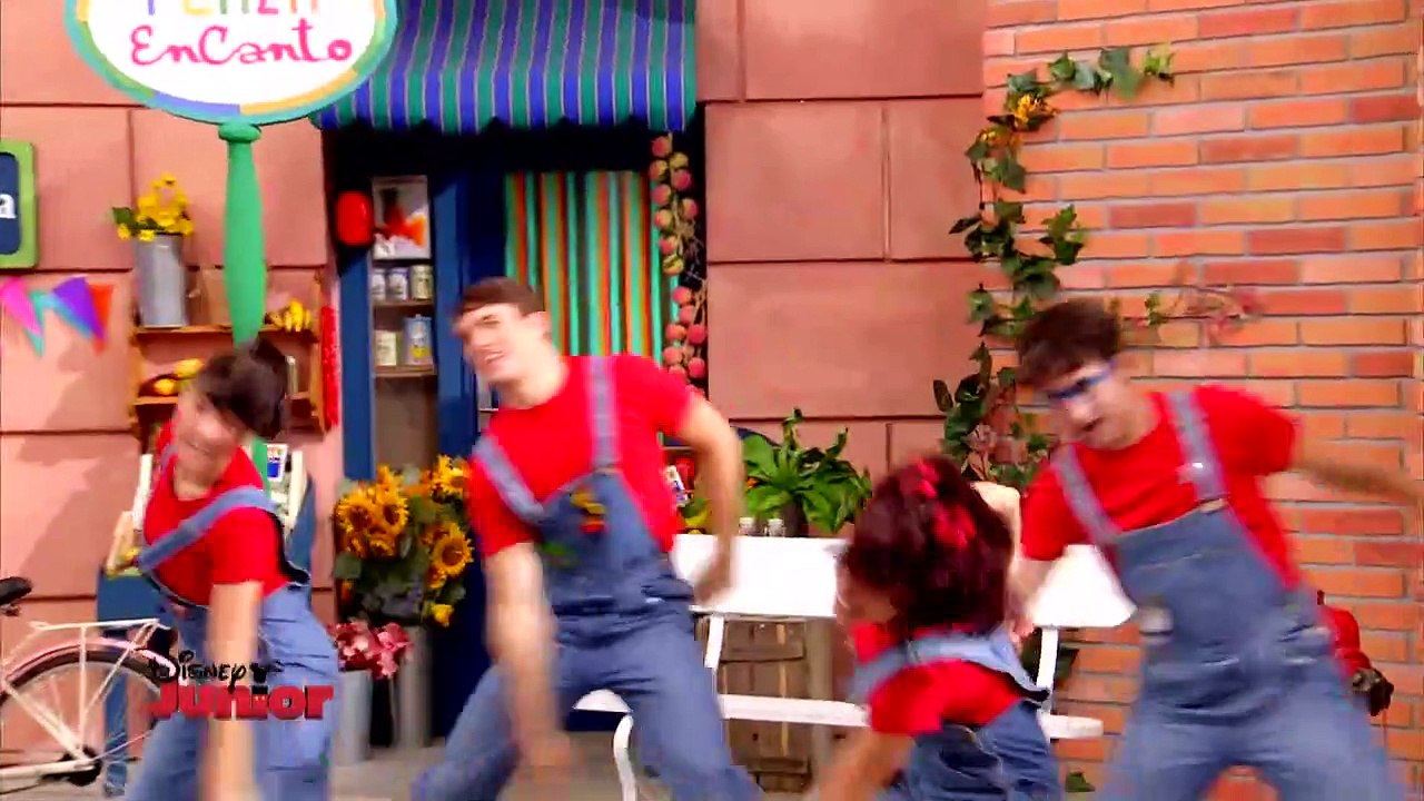 Plaza Encanto Clip