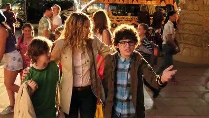 Juntos y revueltos Tráiler