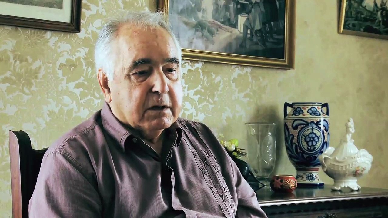 Camaradas Tráiler