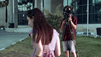 Dos metros de esta tierra Tráiler VO