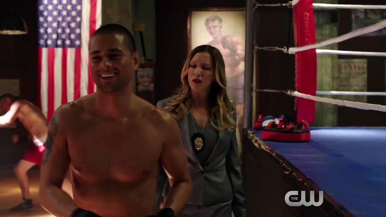 Arrow 3ª Temporada Episódio 3 - Corto Maltese Clipe Original