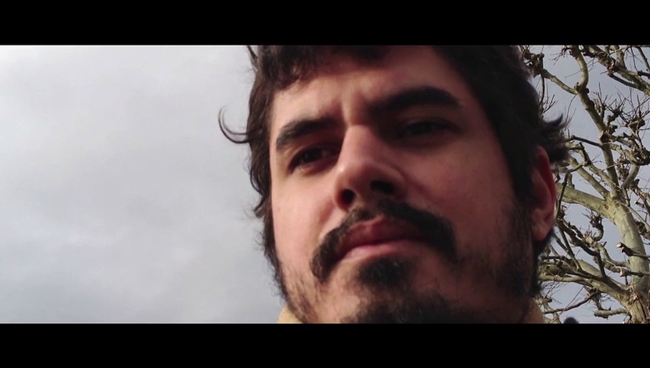 Com os Punhos Cerrados Trailer Original