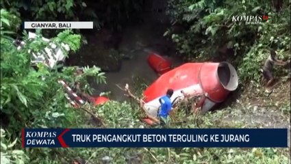 Truk Pengangkut Beton Terguling ke Jurang