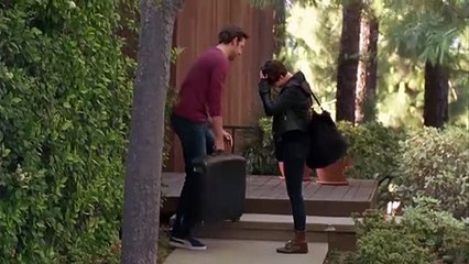 Nobody Walks Tráiler VO