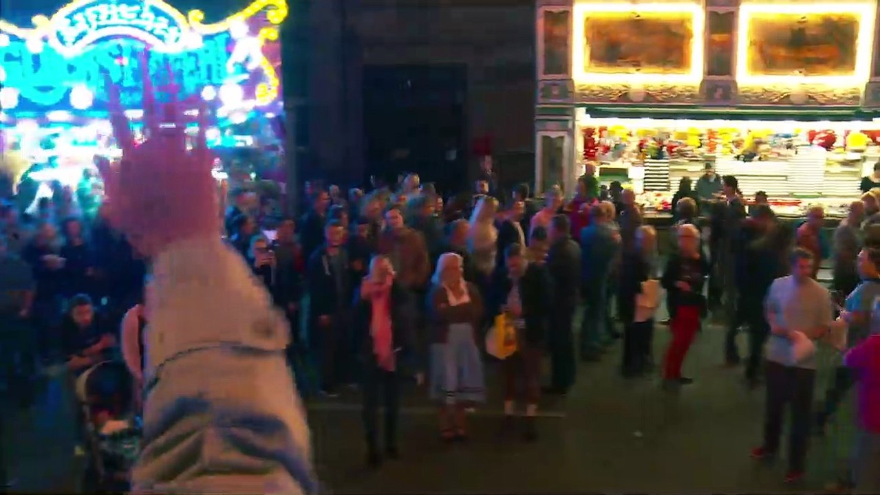 Er Ist Wieder Da Teaser (4) Original