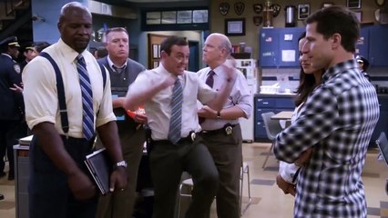Brooklyn Nine-Nine - season 3 Tráiler VO